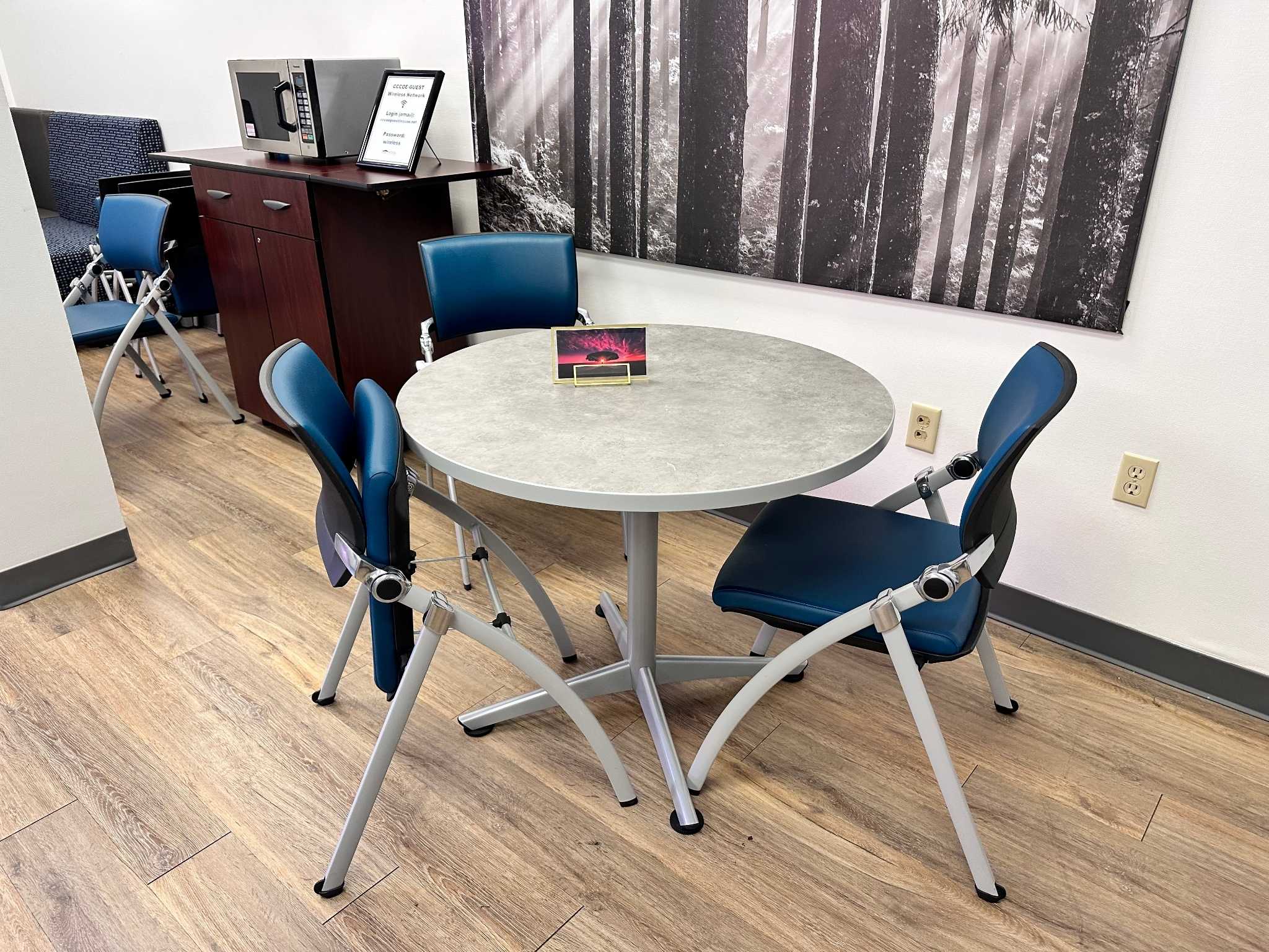 Ditto Cafe Stools for Education